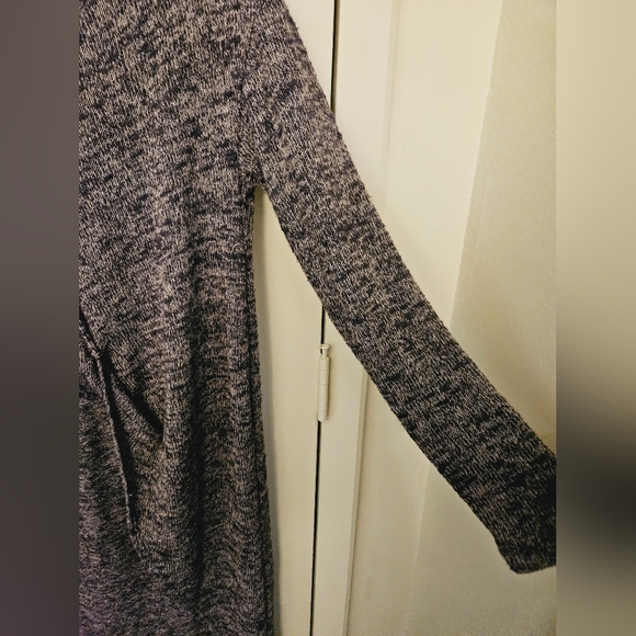 Anthropologie Women's Postmark Grey Long Knit hi-low v-neck pullover cardigan - Picture 5 of 10